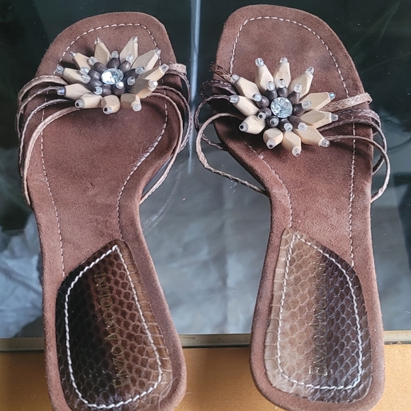 Enzo Angiolini Eamerci Brown Suede Crystal Flower Kitten Sandals - Picture 6 of 10